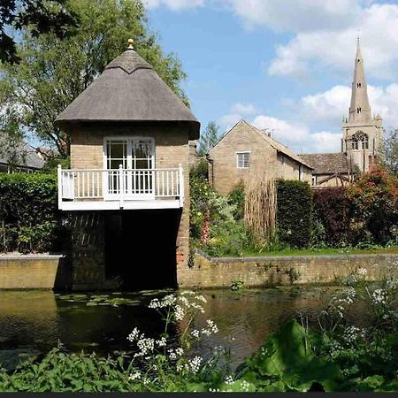 Historic Cambridgeshire Cottage Godmanchester المظهر الخارجي الصورة